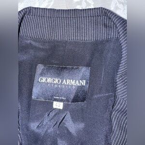 GIORGIO ARMANI DARK BLUE PINSTRIPE WOOL JACKET. MADE IN ITALY. Size:42